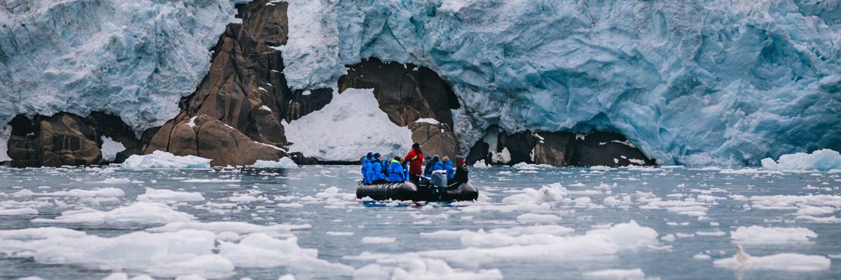 Économisez 20 % sur l'expédition de l'Islande au Groenland ! - background banner